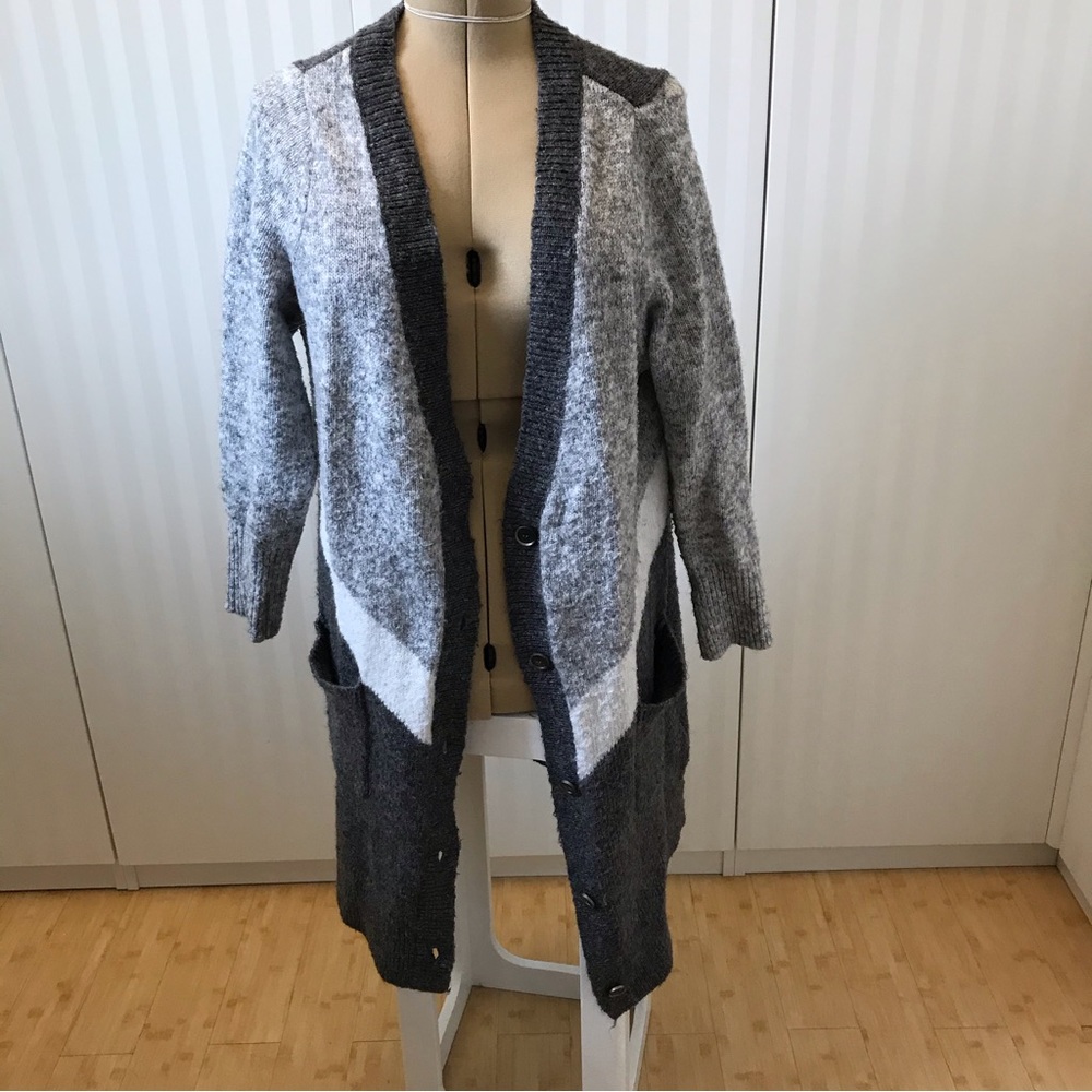 “A” grey black white long cardigan sweater Size 1X